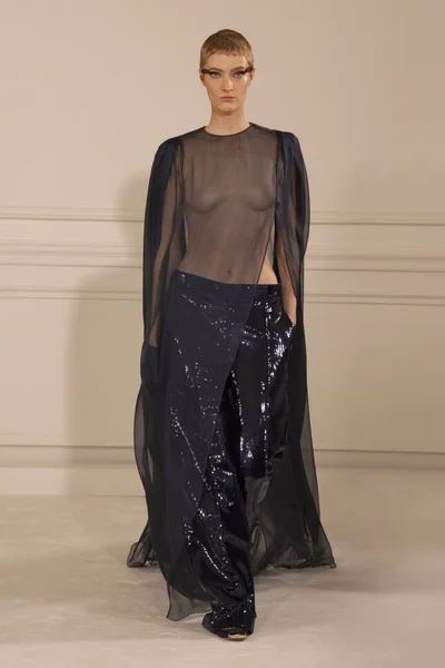 Look 11